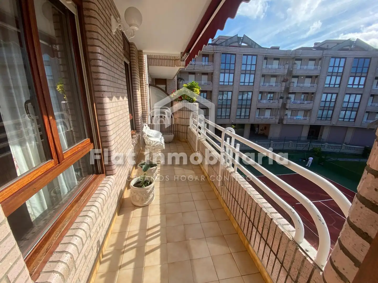 Vista exterior de Piso en venta en Castro-Urdiales con Calefacción, Parquet y Terraza
