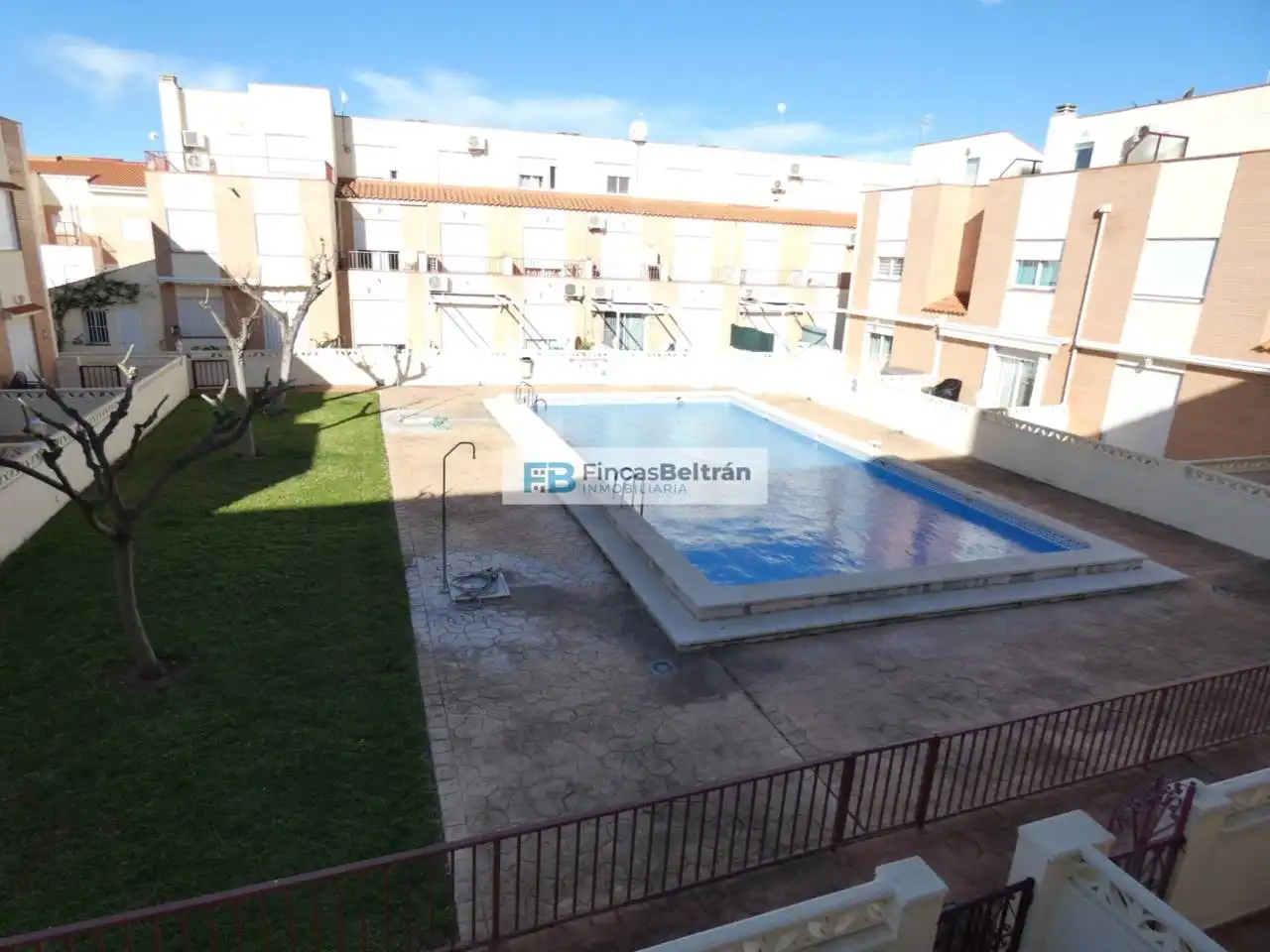 Piscina de Dúplex en venta en Benicarló con Aire acondicionado, Terraza y Amueblado