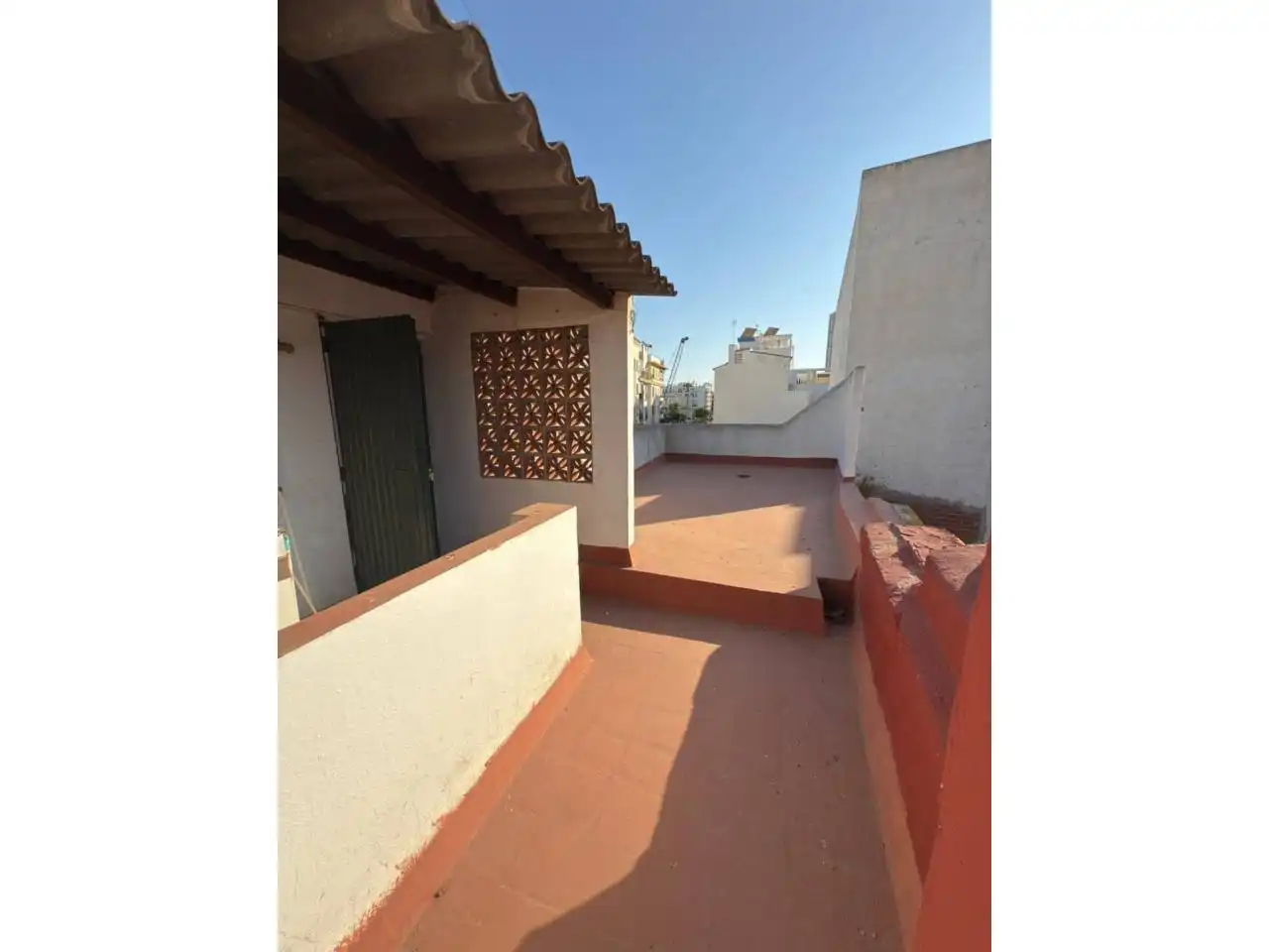 Vista exterior de Casa adosada en venda en Estepona amb Terrassa i Moblat