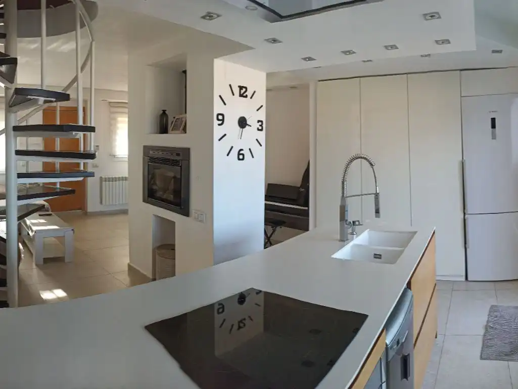 Cuina de Dúplex en venda en Montornès del Vallès amb Aire condicionat i Terrassa