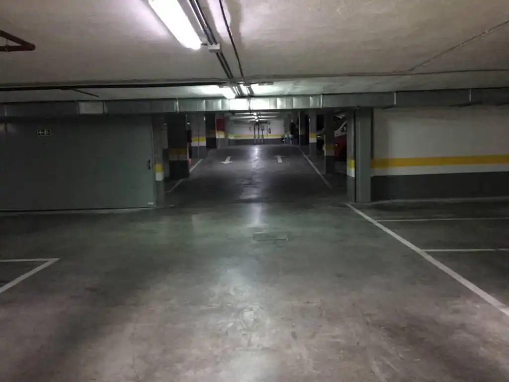 Garage for sale in Madrid, Madrid