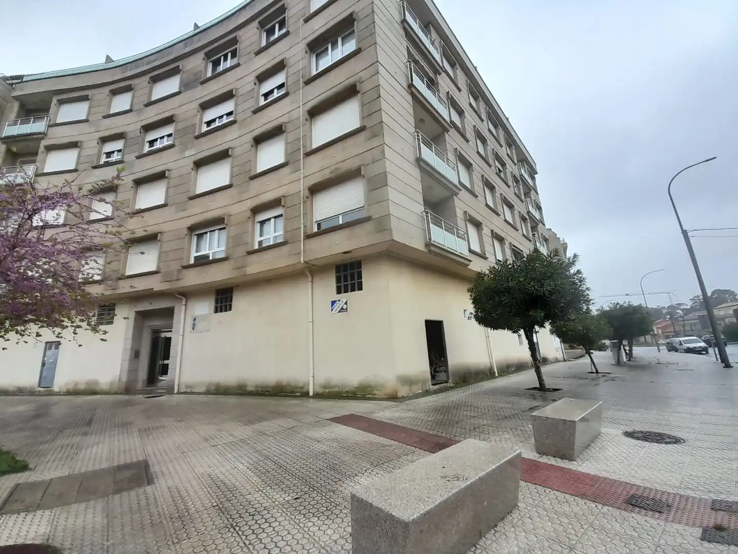 Business premises to rent in Boiro