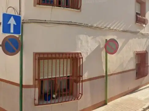 Haus zum Verkauf in Calle Duque de Alba 52