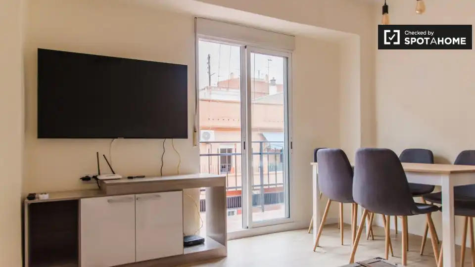 Sala d'estar de Pis de lloguer en Valencia amb Aire condicionat, Calefacció i Moblat