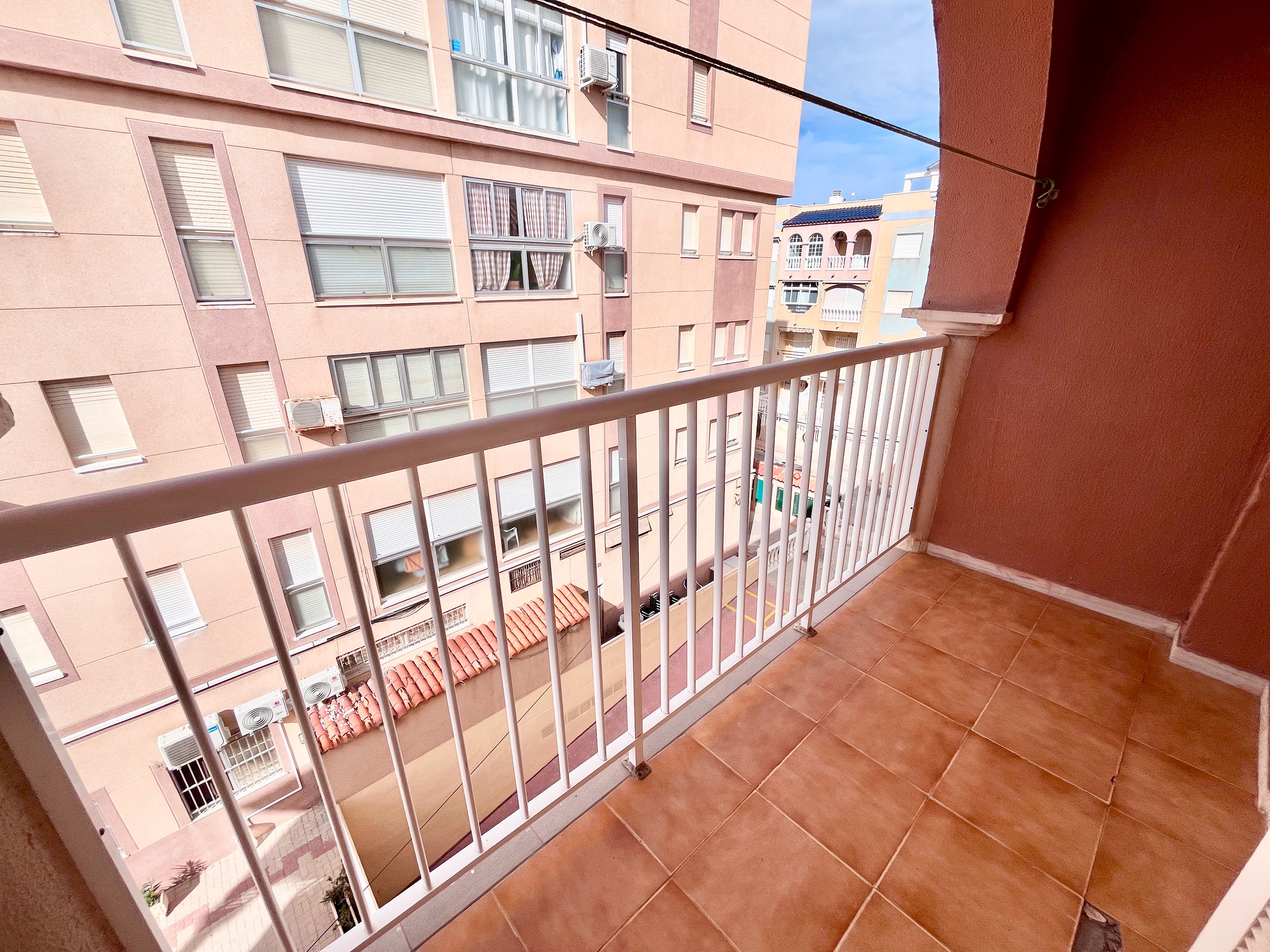 Terrassa de Pis en venda en Torrevieja amb Calefacció, Terrassa i Moblat