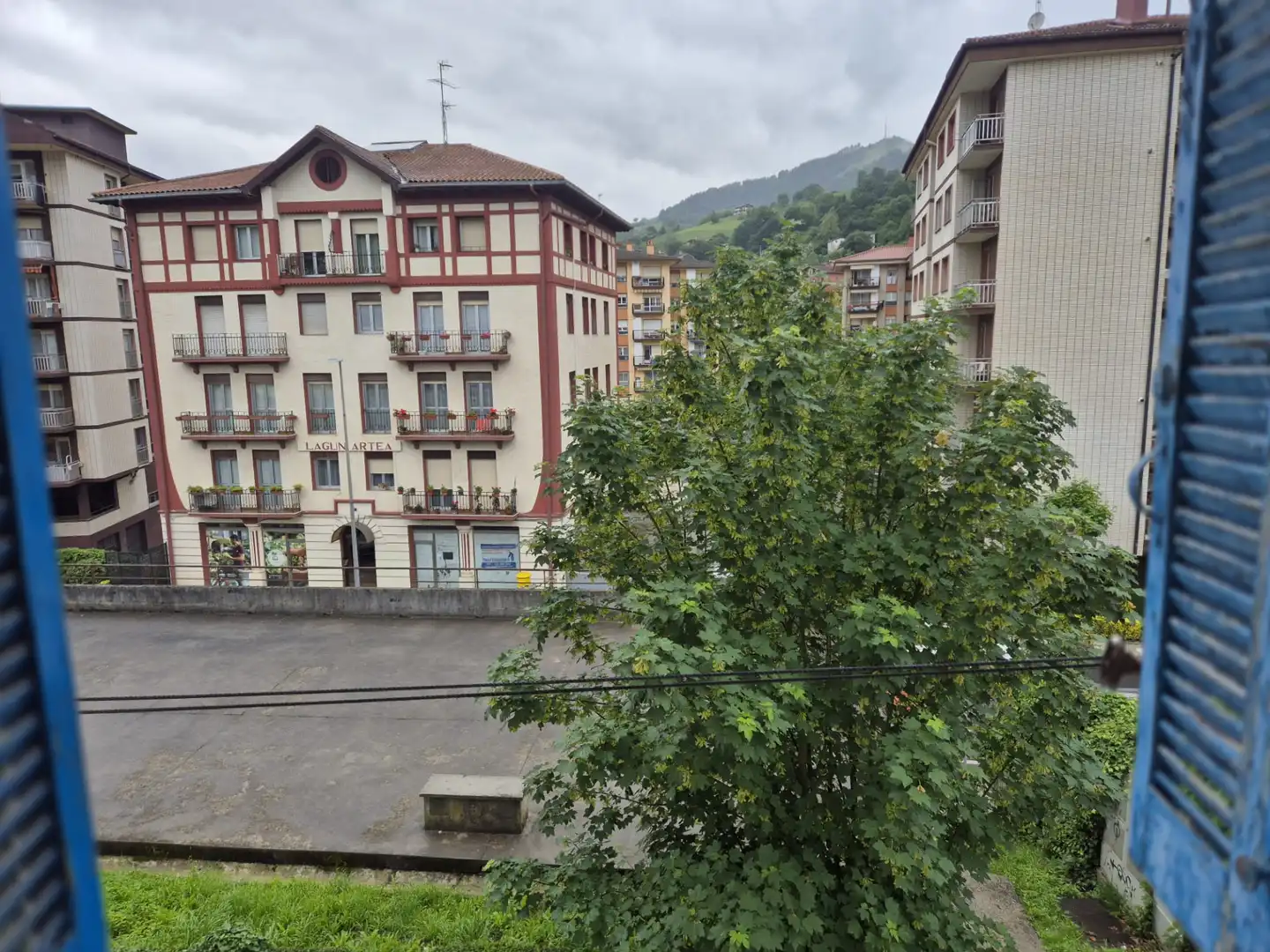 Vista exterior de Pis en venda en Ordizia amb Balcó