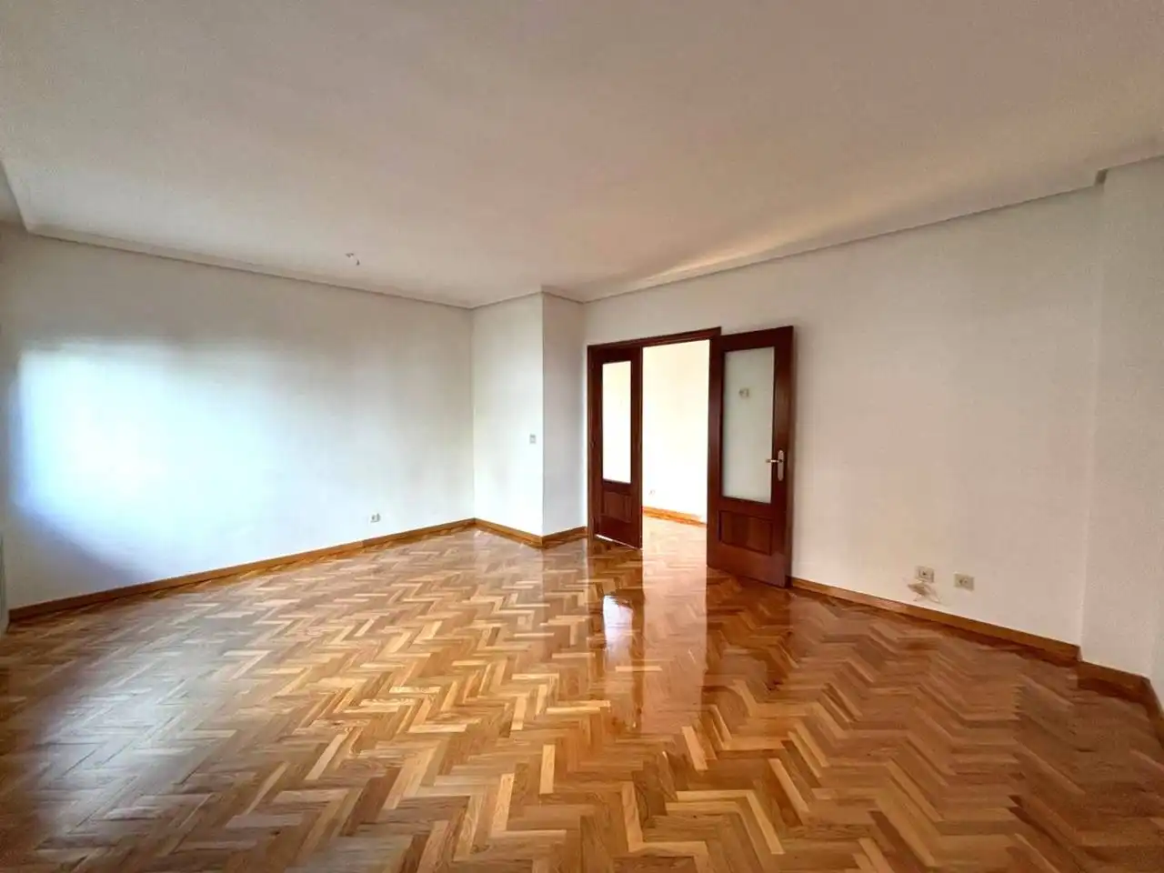 Piso con ascensor en alquiler en Calle Cadarso, imagen 3