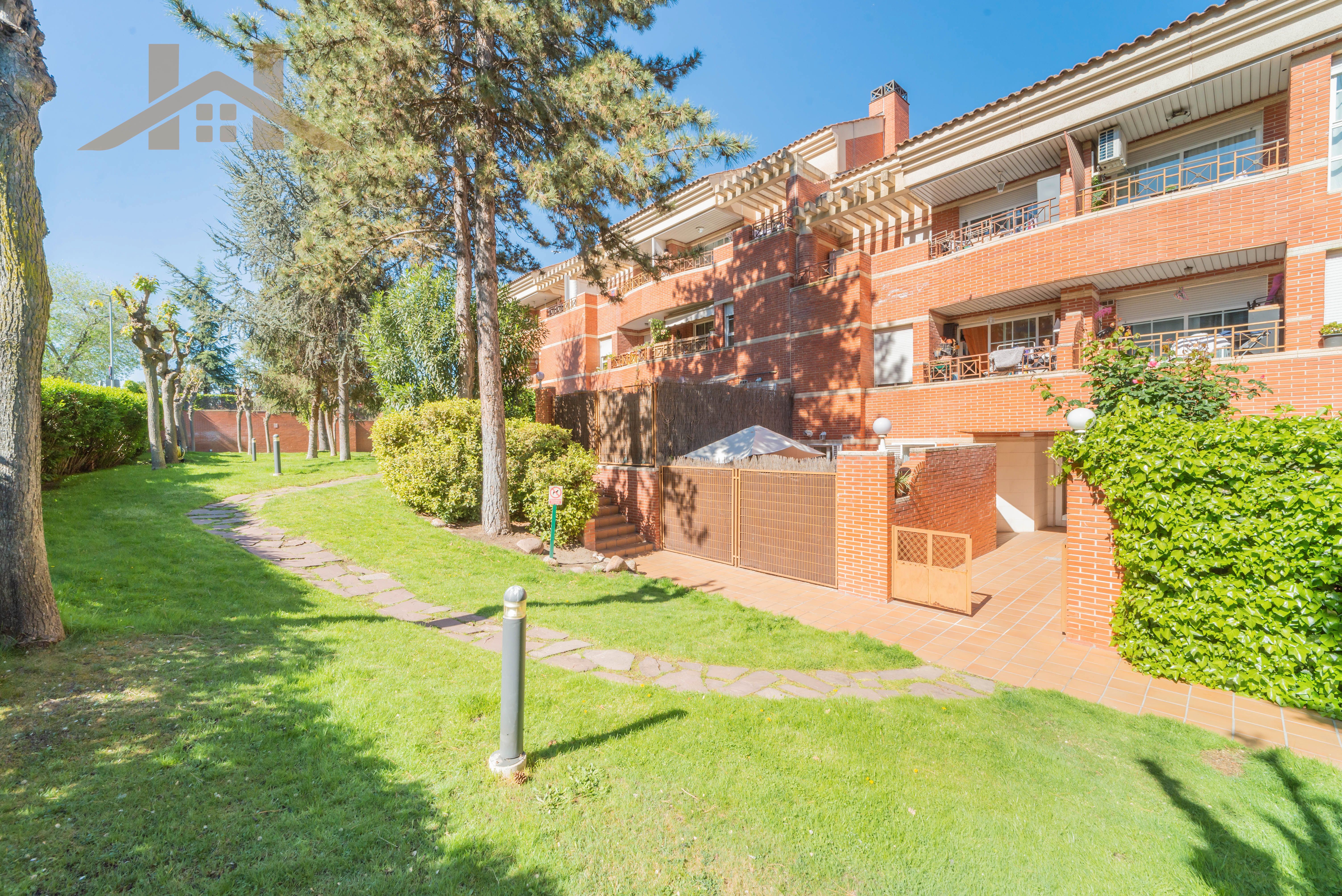 Exterior view of Garage for sale in Las Rozas de Madrid  with Alarm