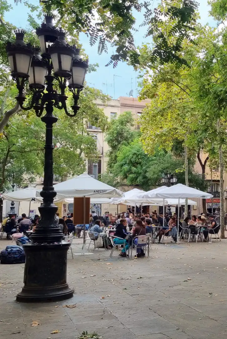 Vista exterior de Pis en venda en Barcelona amb Terrassa i Balcó