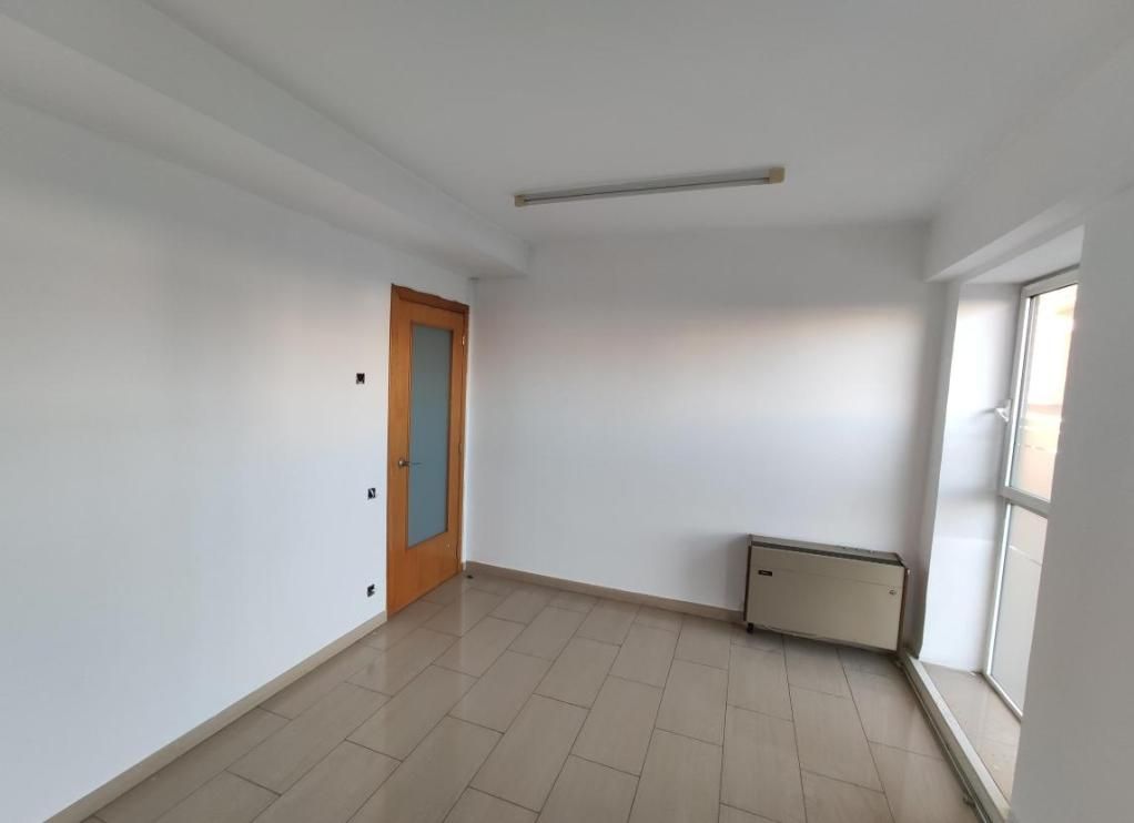 Premises for sale in  Lleida Capital