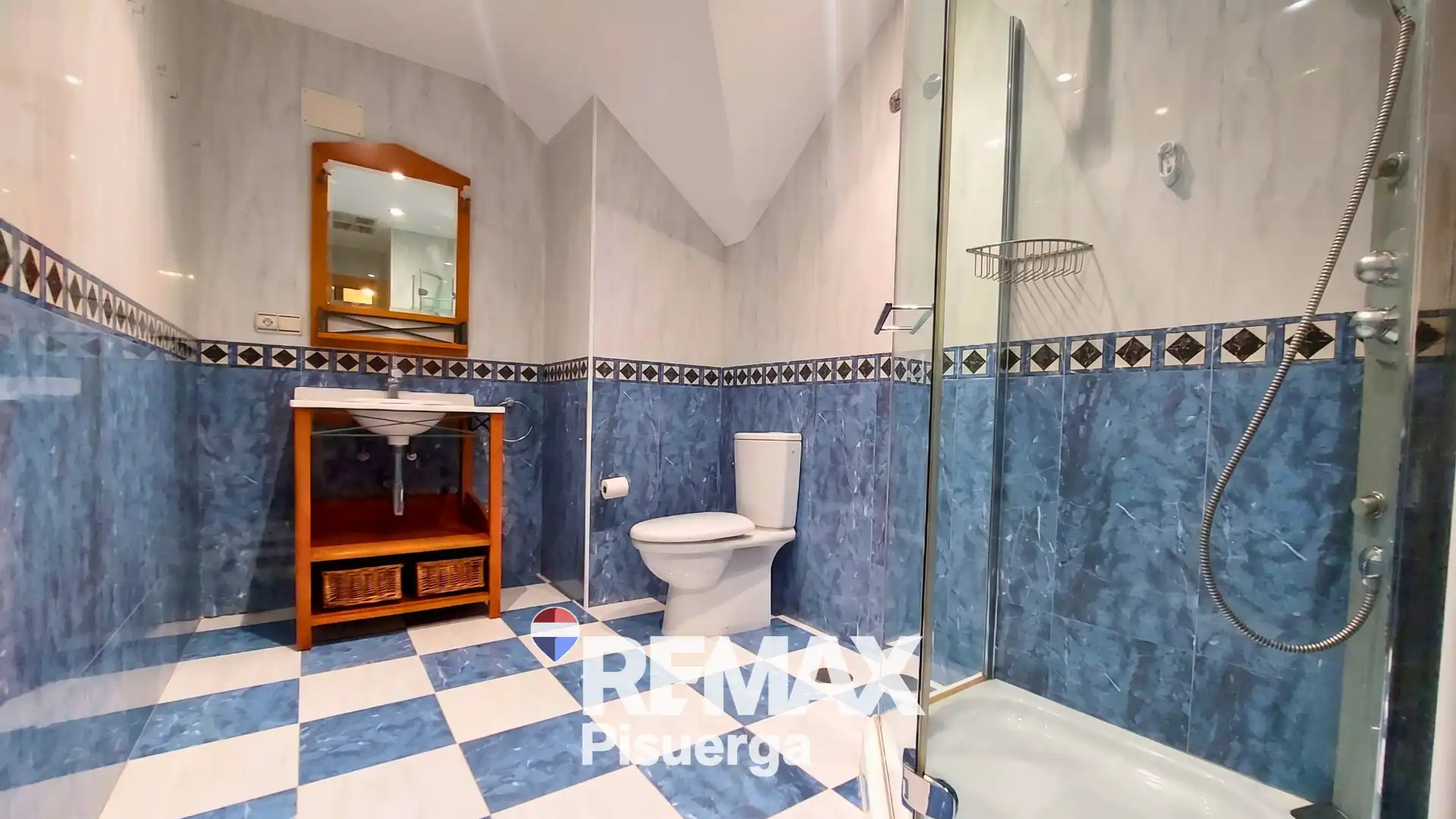 Bany de Casa o xalet en venda en Boecillo amb Aire condicionat, Calefacció i Jardí privat