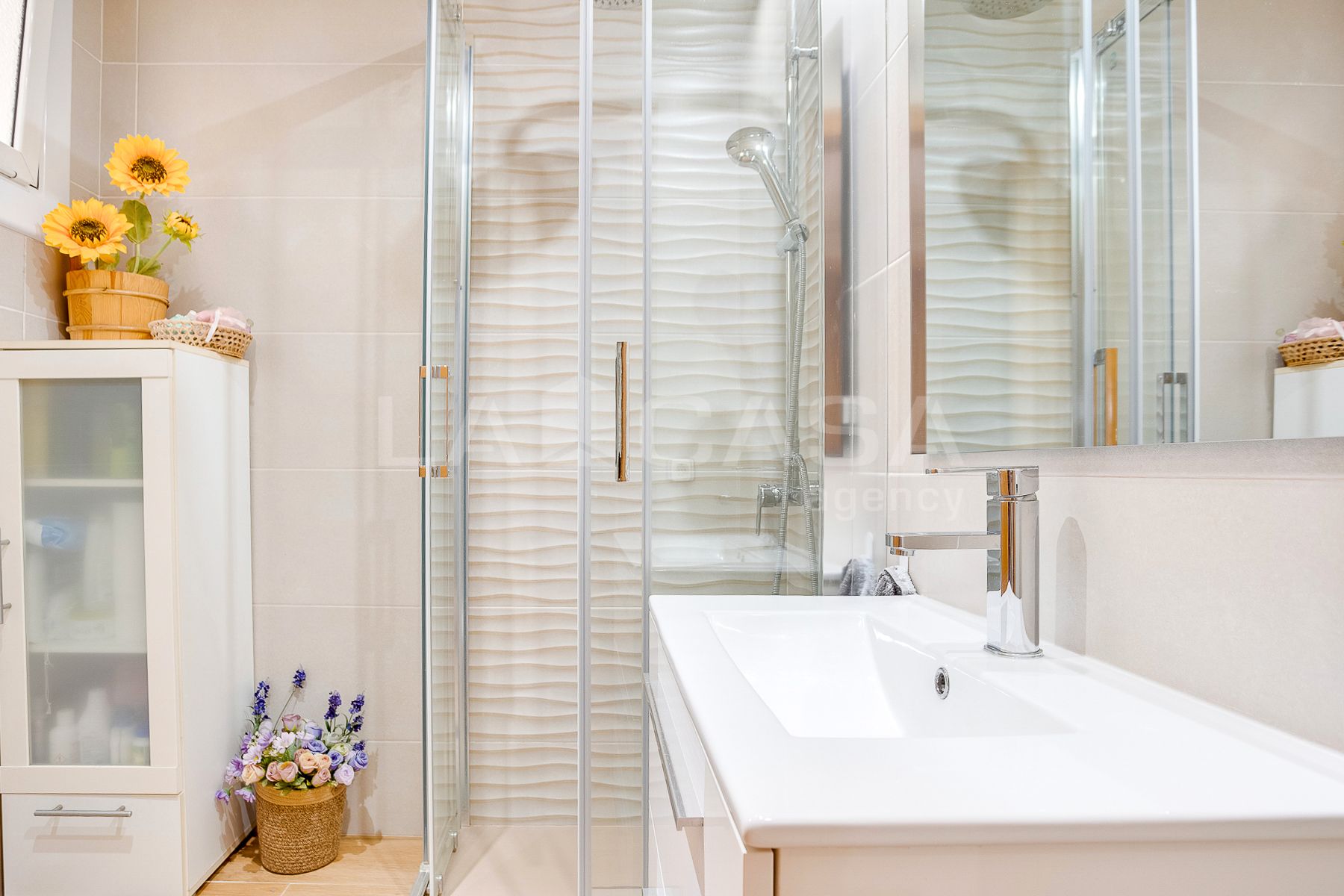 Bathroom of Flat for sale in L'Hospitalet de Llobregat  with Balcony