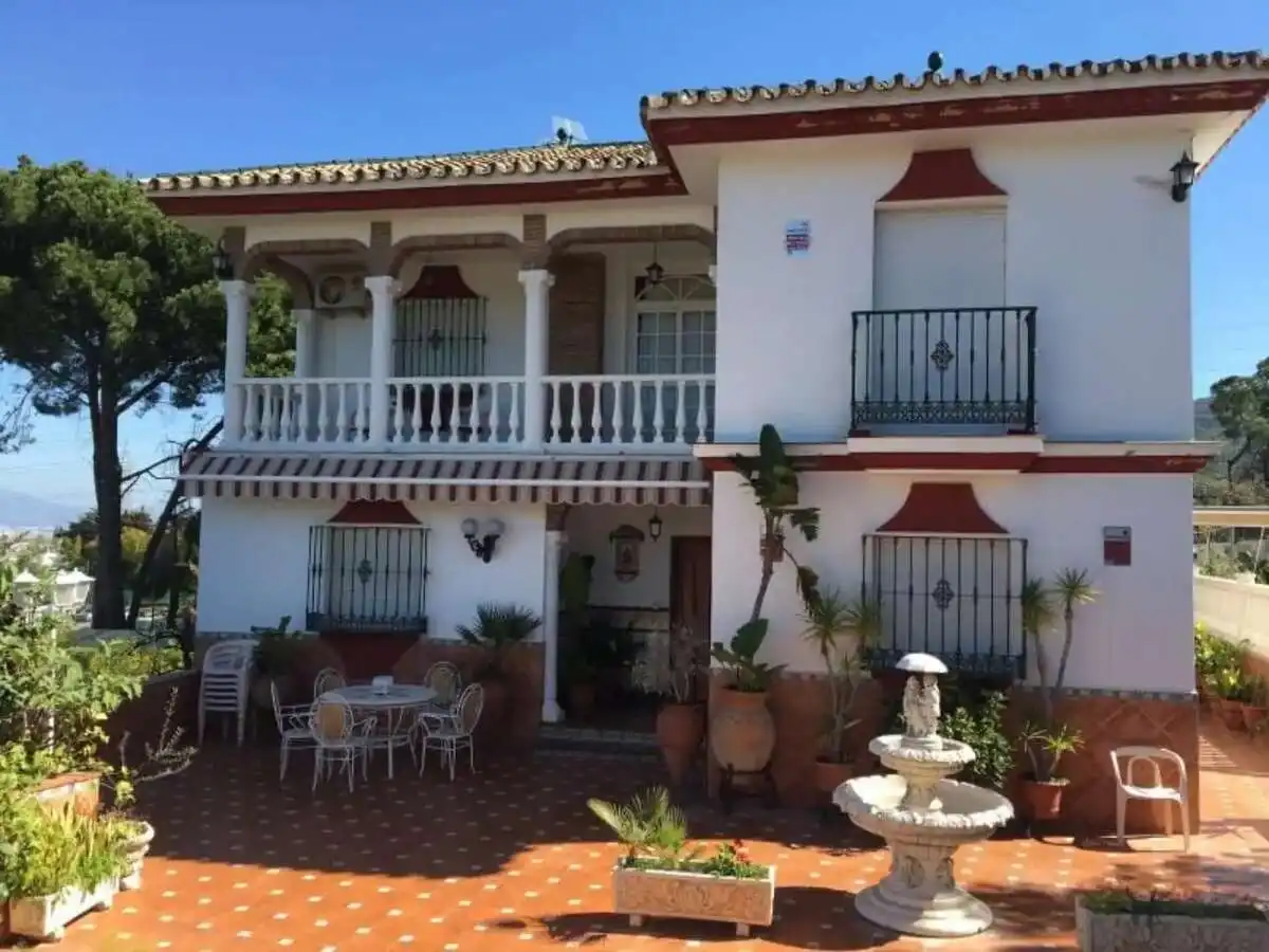 Xalet amb piscina en venda a Platero - El Limón