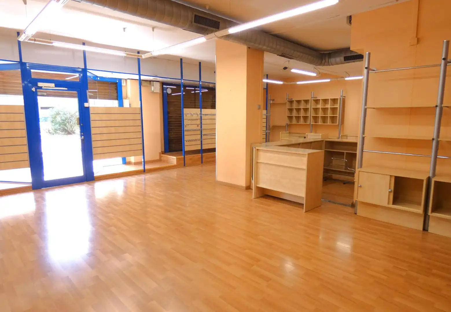 Business premises for sale in Sant Vicenç Dels Horts, imagen 2