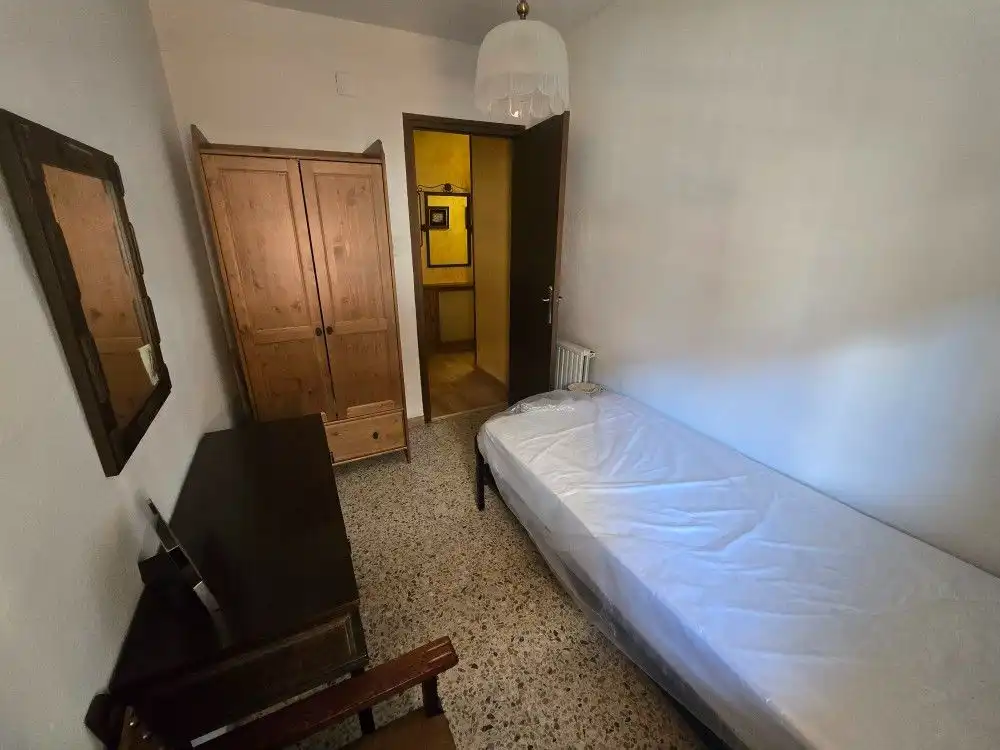 Habitación de Piso en venta en Jaca con Calefacción, Terraza y Trastero
