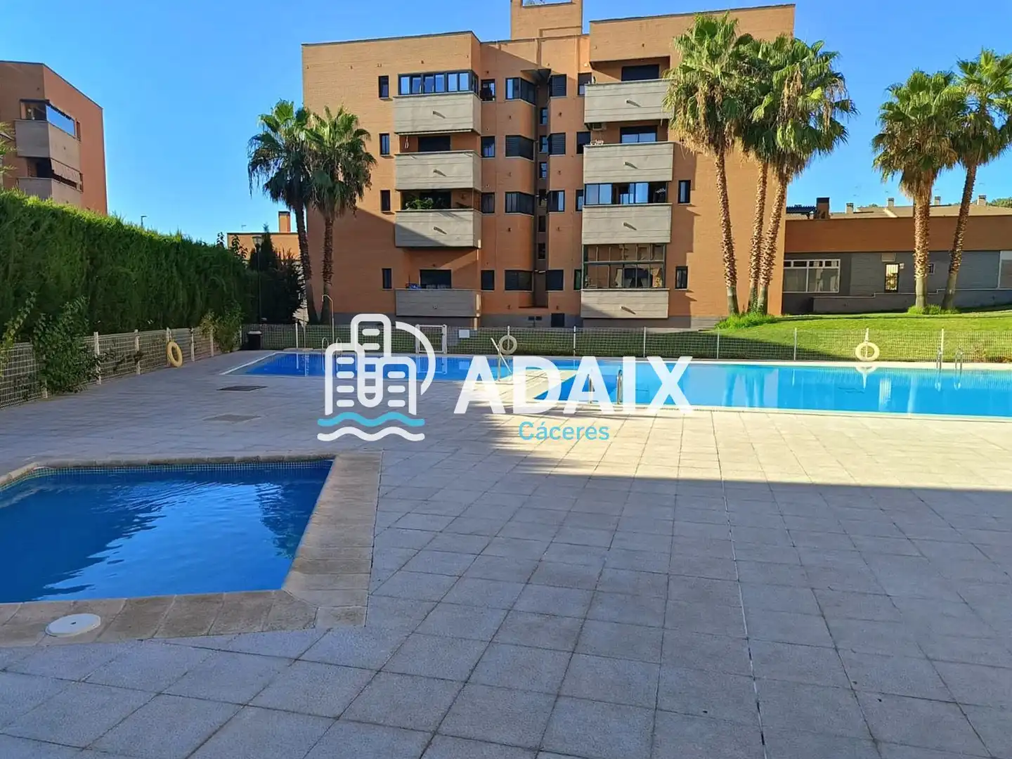 Piscina de Pis en venda en Cáceres amb Aire condicionat, Calefacció i Terrassa