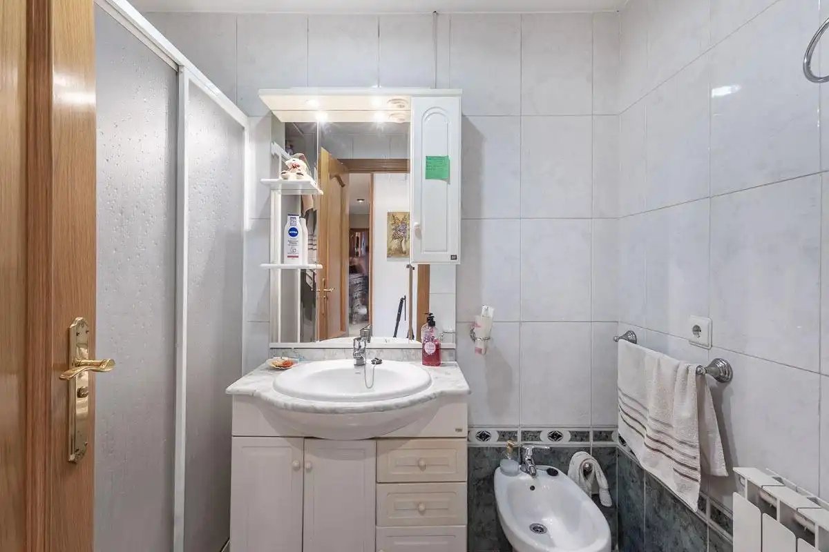 Baño de Piso en venta en Granada con Aire acondicionado, Calefacción y Terraza