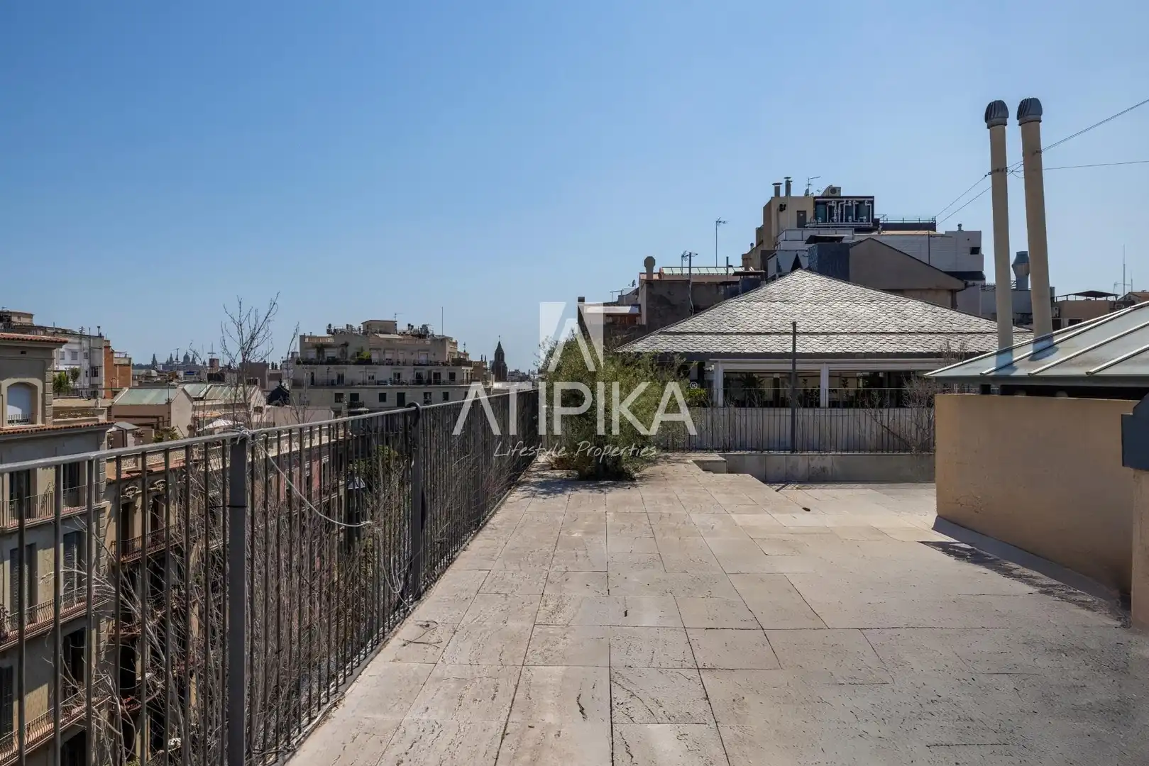 Terrasse von Dachboden zur Miete in Barcelona mit Klimaanlage, Terrasse und Ofen