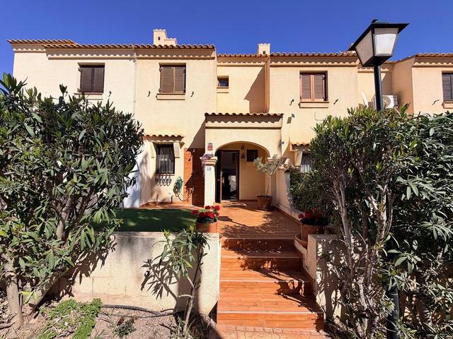 Casa adosada en Venta en Gran Vista - Olivo de Oro