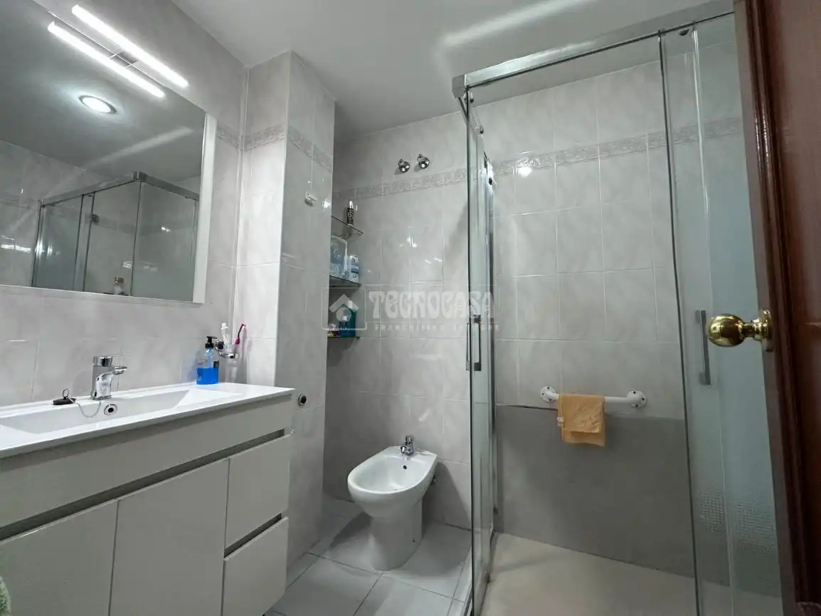 Baño de Piso en venta en Córdoba con Aire acondicionado, Trastero y Balcón