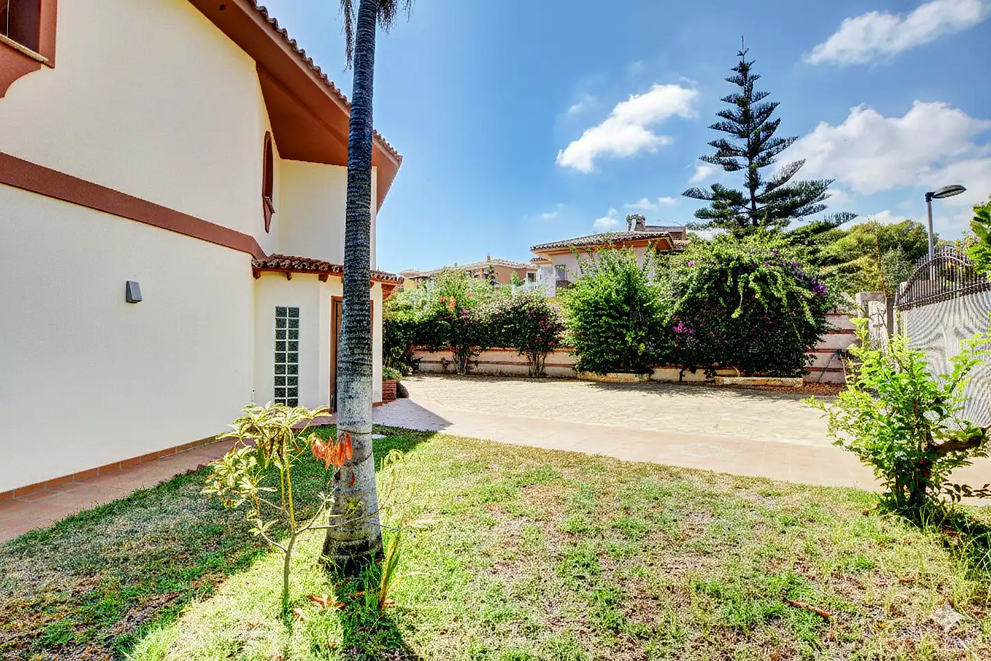 Jardí de Casa o xalet en venda en Benalmádena amb Aire condicionat, Jardí privat i Terrassa