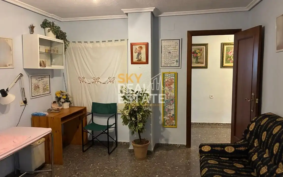 Living room of Flat for sale in Silla  with Air Conditioner and Balcony