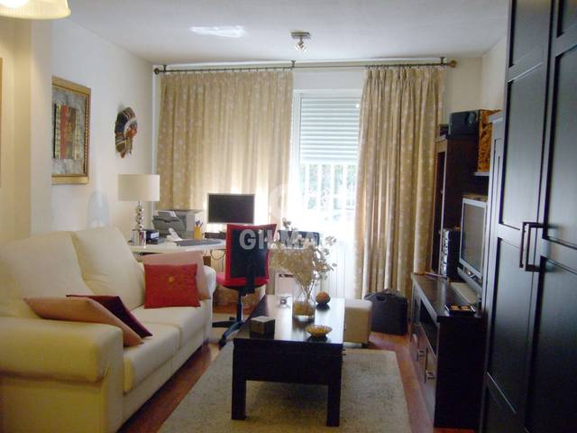 Piso en Venta en Palomeras Bajas