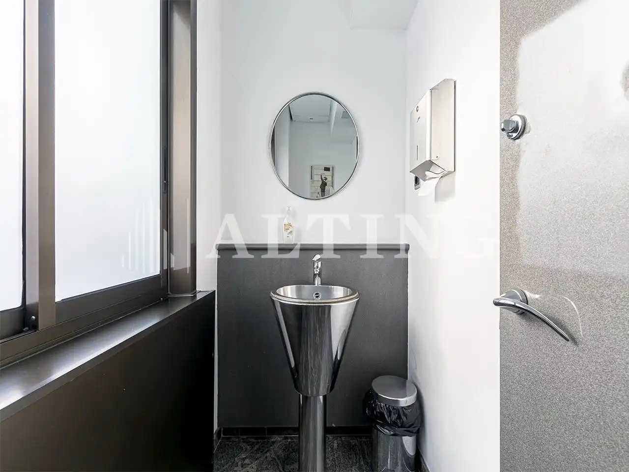 Baño de Oficina en venta en Barcelona con Aire acondicionado y Calefacción