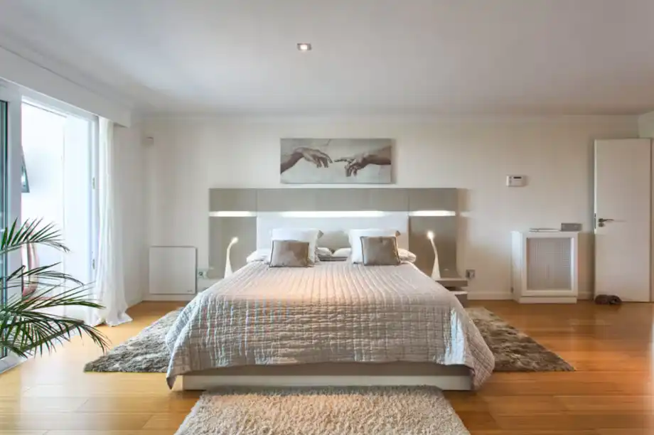 Dormitori de Casa o xalet de lloguer en Marbella amb Aire condicionat, Jardí privat i Terrassa