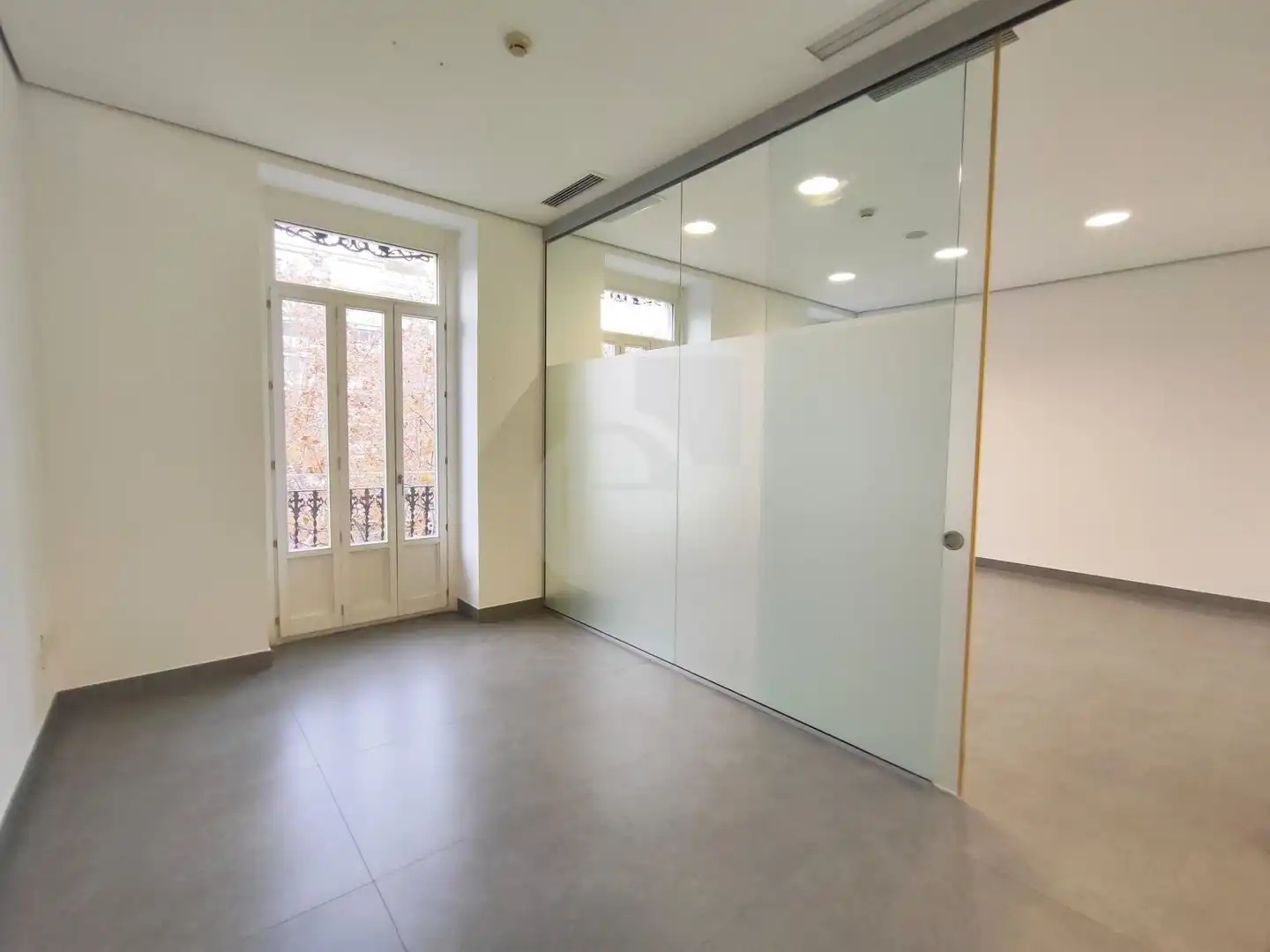 Office space with lift to rent in Marqués del Turia, imagen 8