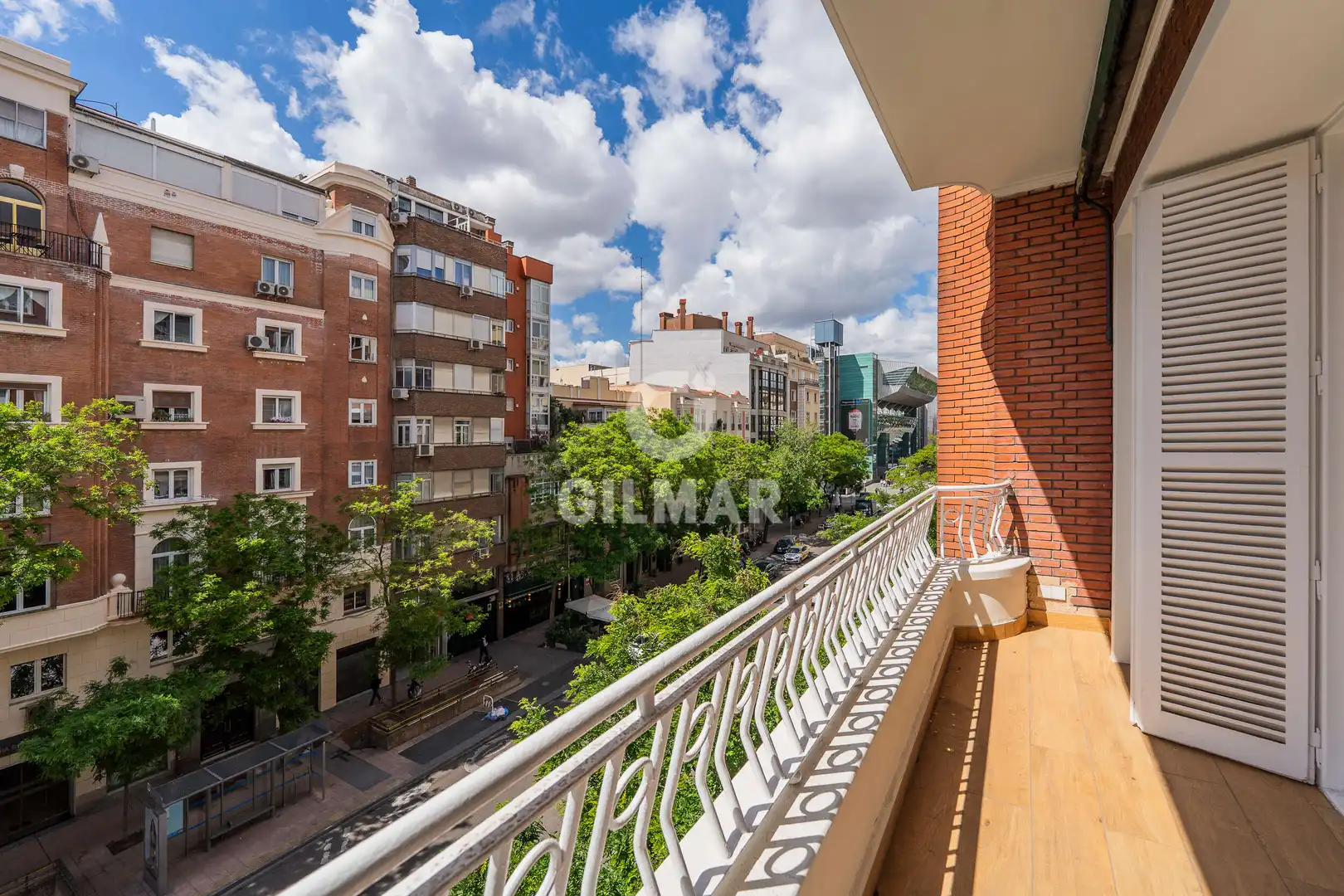 Vista exterior de Pis en venda en Madrid amb Calefacció, Traster i Balcó