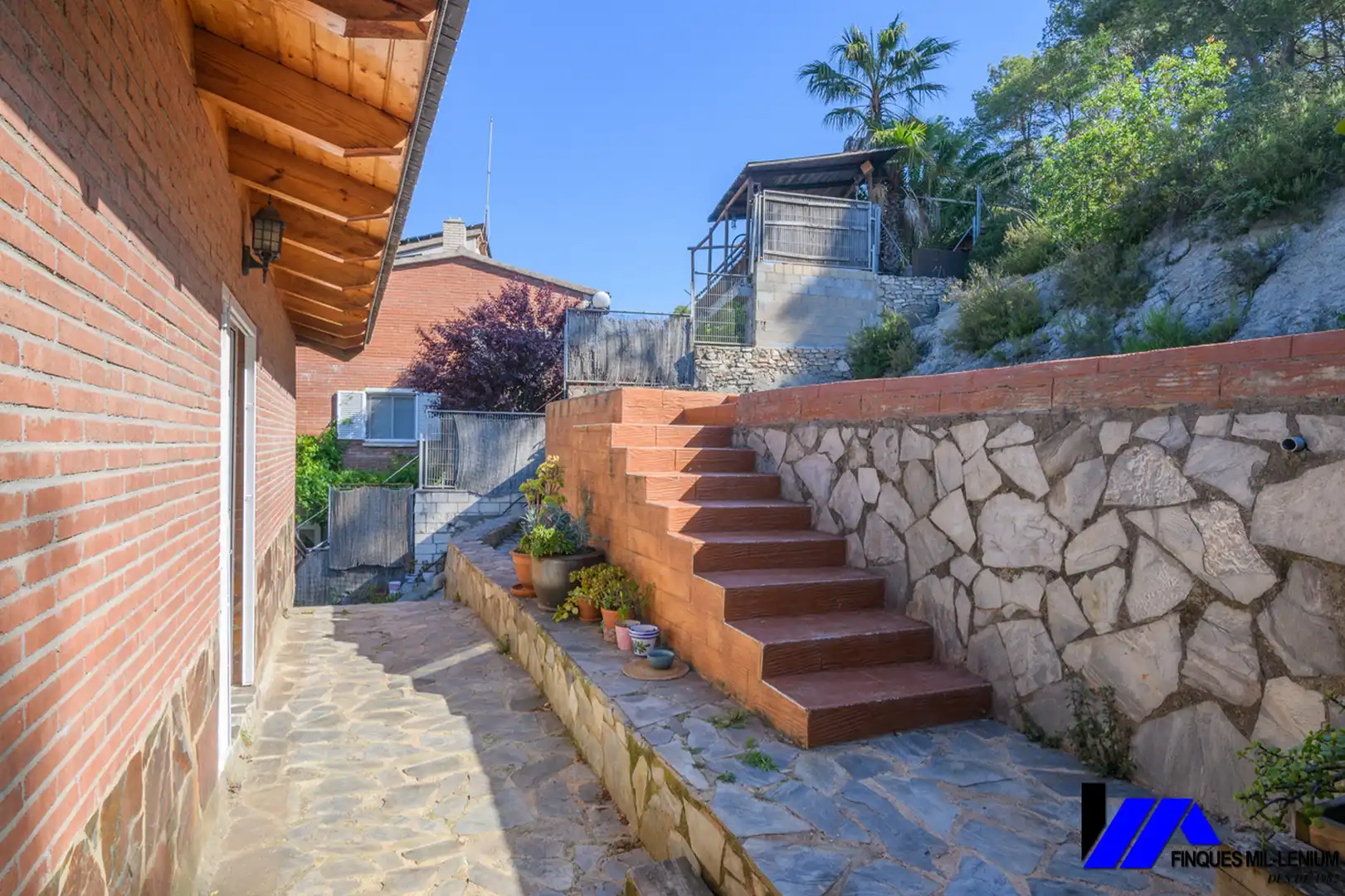 Vista exterior de Casa o chalet en venta en Vallirana con Aire acondicionado, Calefacción y Jardín privado