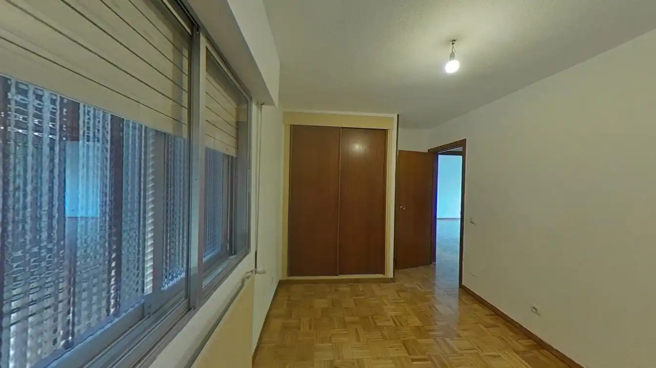 Dormitori de Pis en venda en Madrid amb Calefacció, Parquet i Terrassa