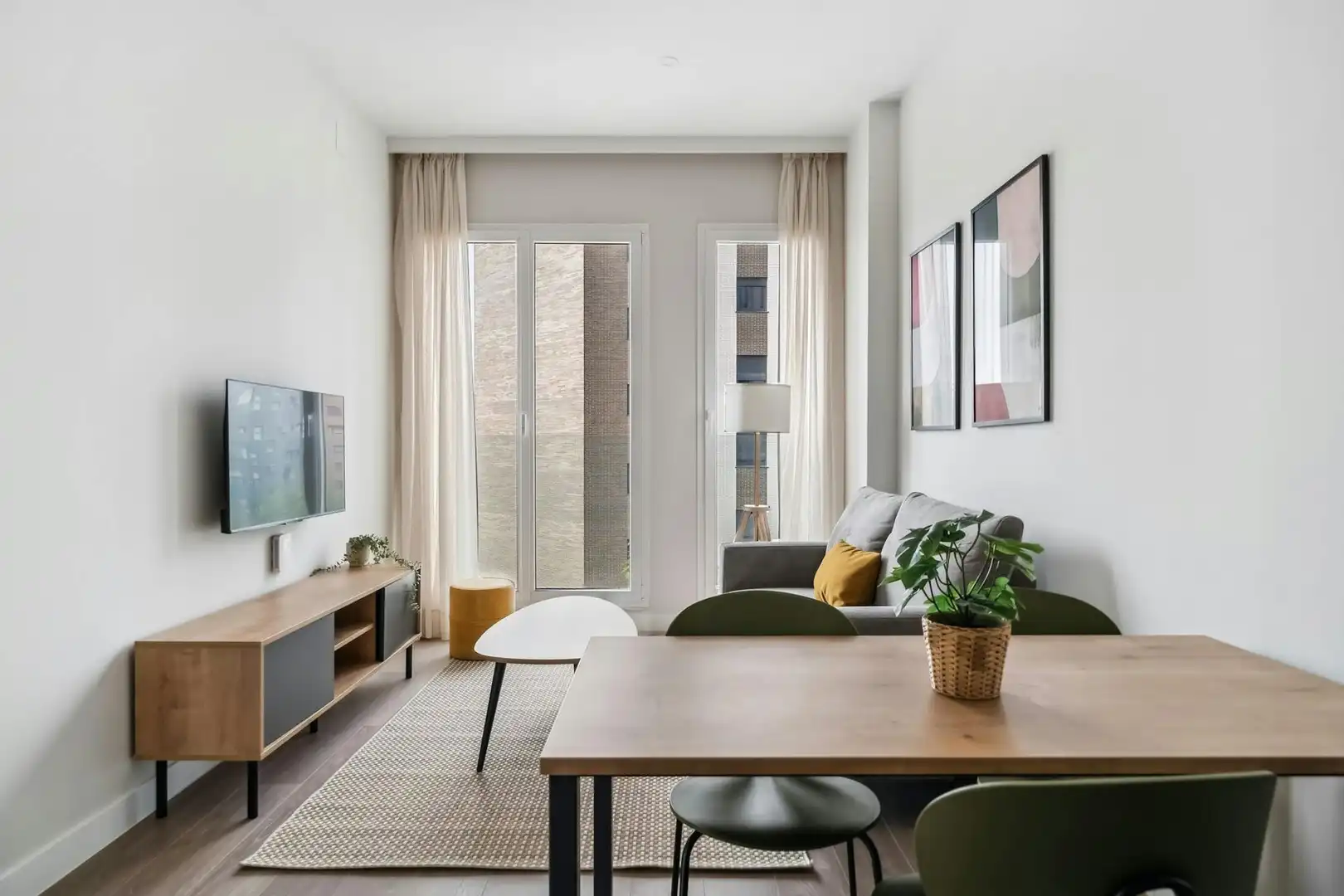 Wohnzimmer von Wohnung zur Miete in Madrid mit Klimaanlage, Heizung und Privatgarten