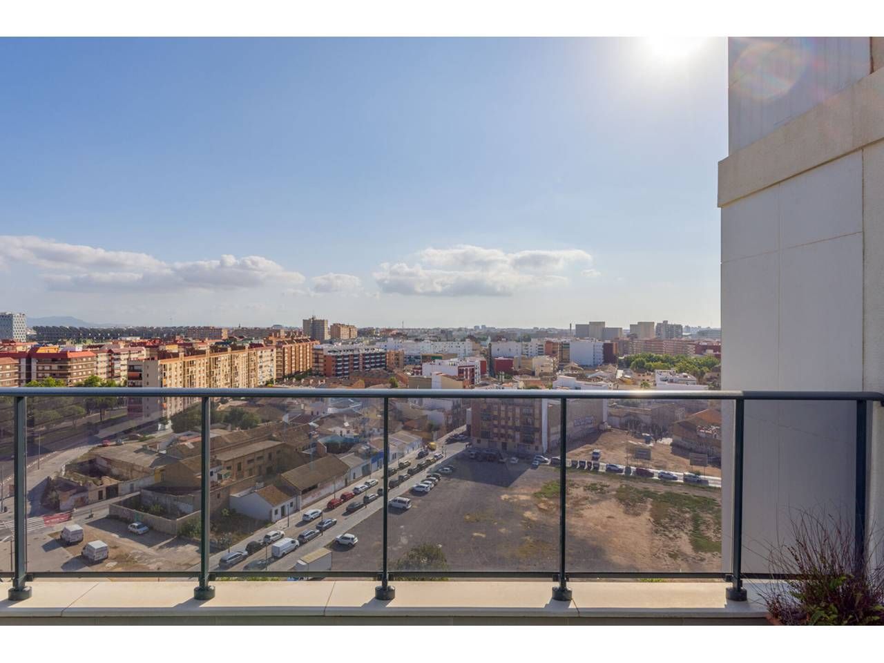 Vista exterior de Àtic en venda en  Valencia Capital amb Aire condicionat, Calefacció i Parquet