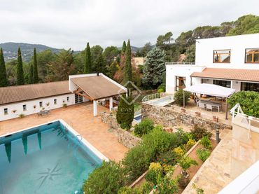 Villa avec balcon à vendre à Matadepera