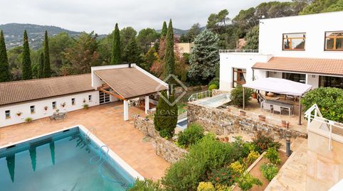 Mansión señorial de 7 dormitorios con parcela de 3.735 m y espectaculares vistas en venta en Matadepera, Barcelona