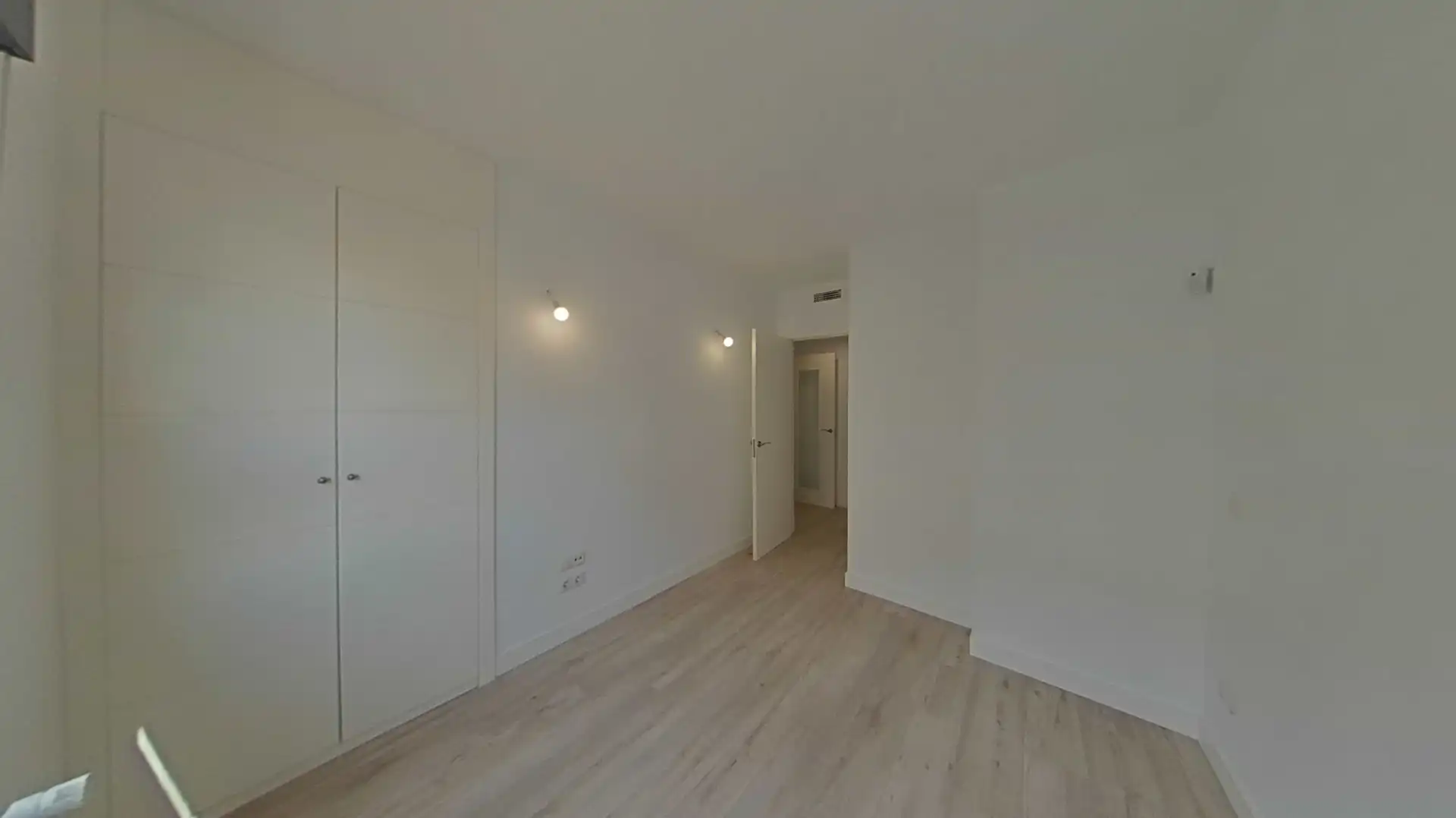 Bedroom of Flat for sale in Madrid  with Air Conditioner, Heating and Parquet flooring