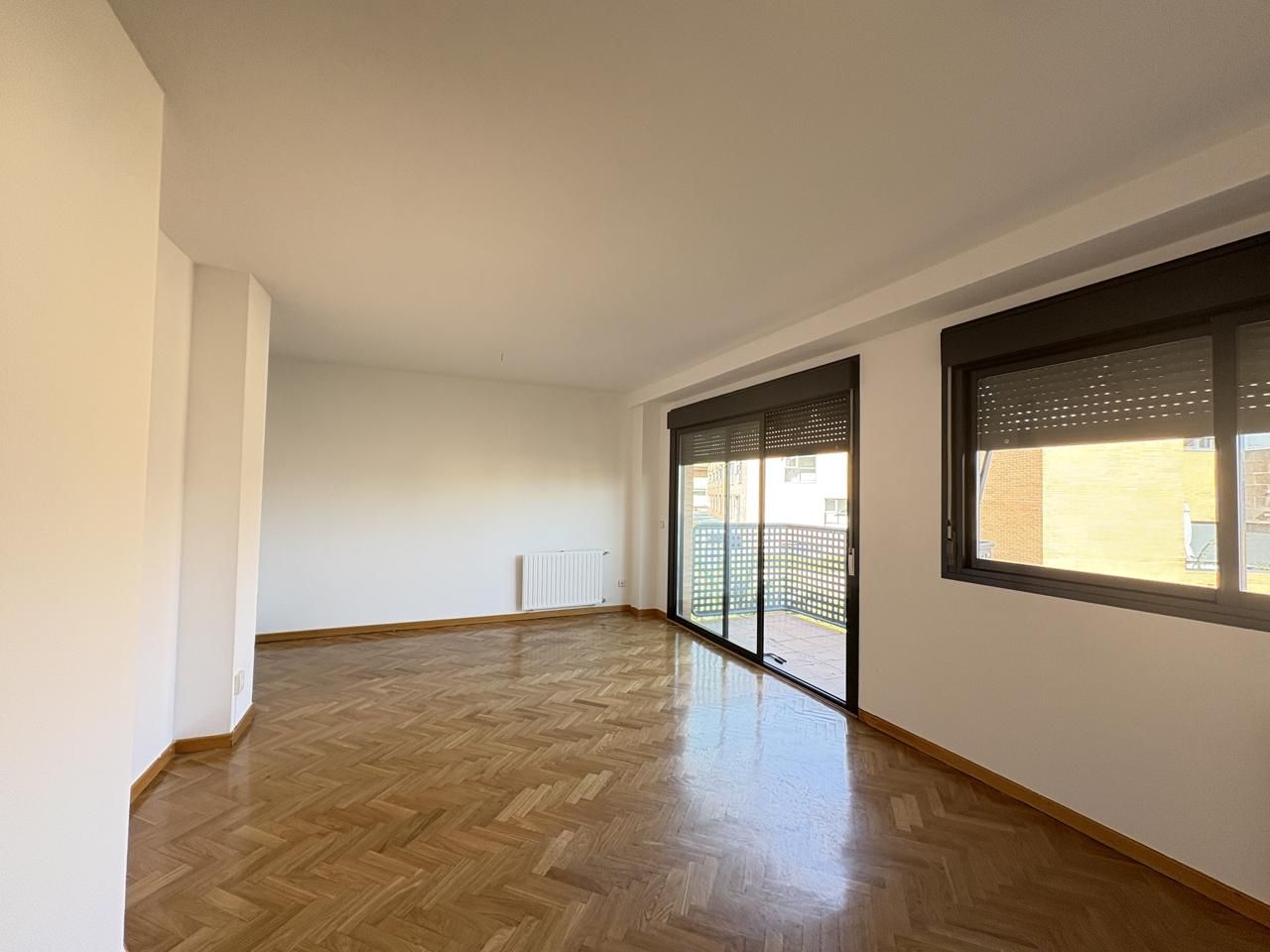 Sala d'estar de Pis de lloguer en Boadilla del Monte amb Calefacció, Parquet i Terrassa