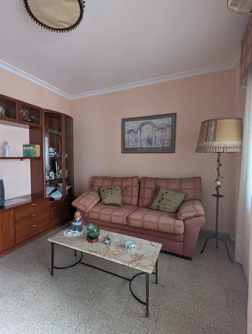 Living room of Flat for sale in Sevilla  with Air Conditioner, Furnished and Balcony