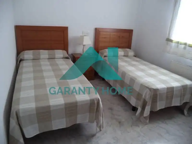 Habitación de Apartamento de alquiler en Cáceres con Aire acondicionado, Calefacción y Terraza