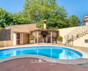 Swimming pool of House or chalet for sale in Castelldefels  with Air Conditioner and Swimming Pool