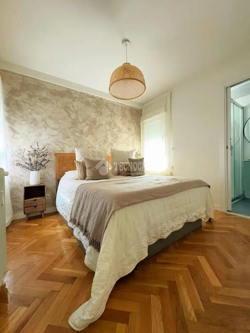 Bedroom of Flat for sale in Madrid  with Heating, Terrace and Furnished