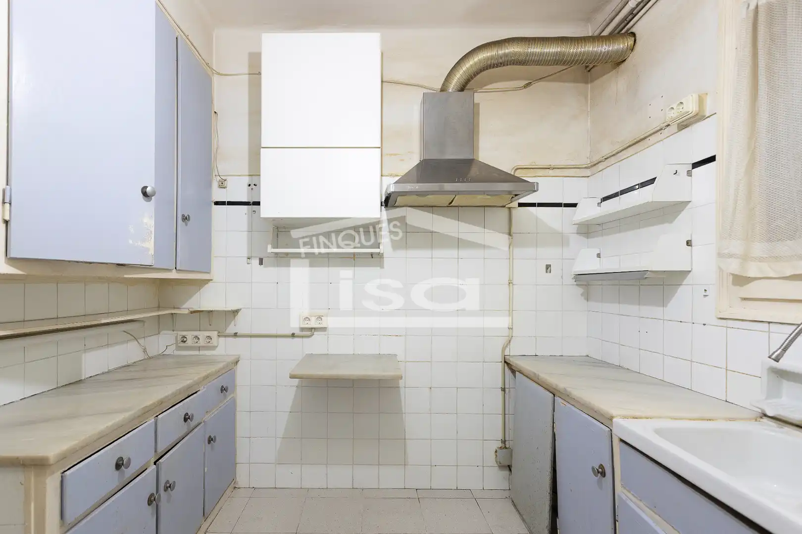Cocina de Piso en venta en Barcelona con Calefacción, Trastero y Balcón