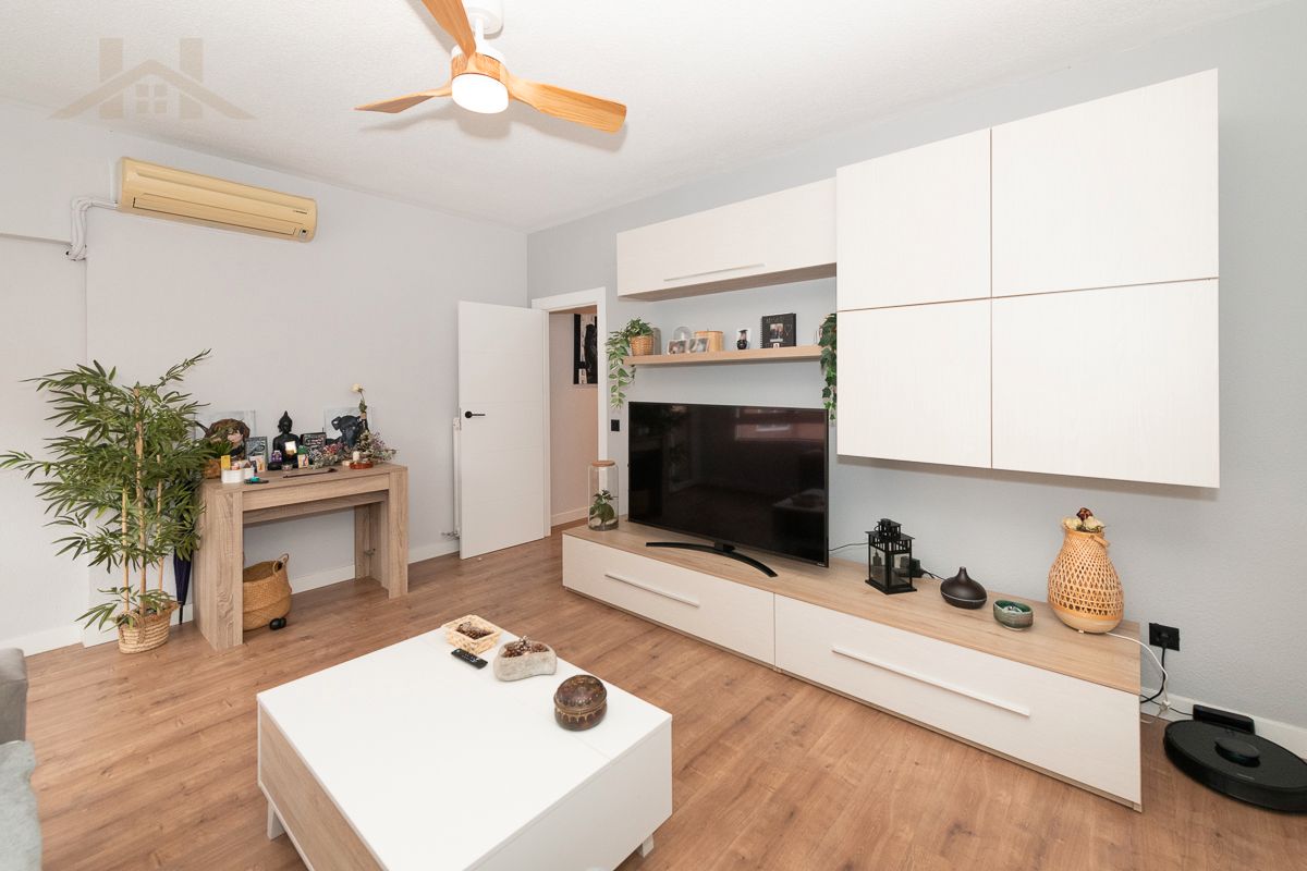 Living room of Flat for sale in Alcobendas  with Air Conditioner, Heating and Terrace