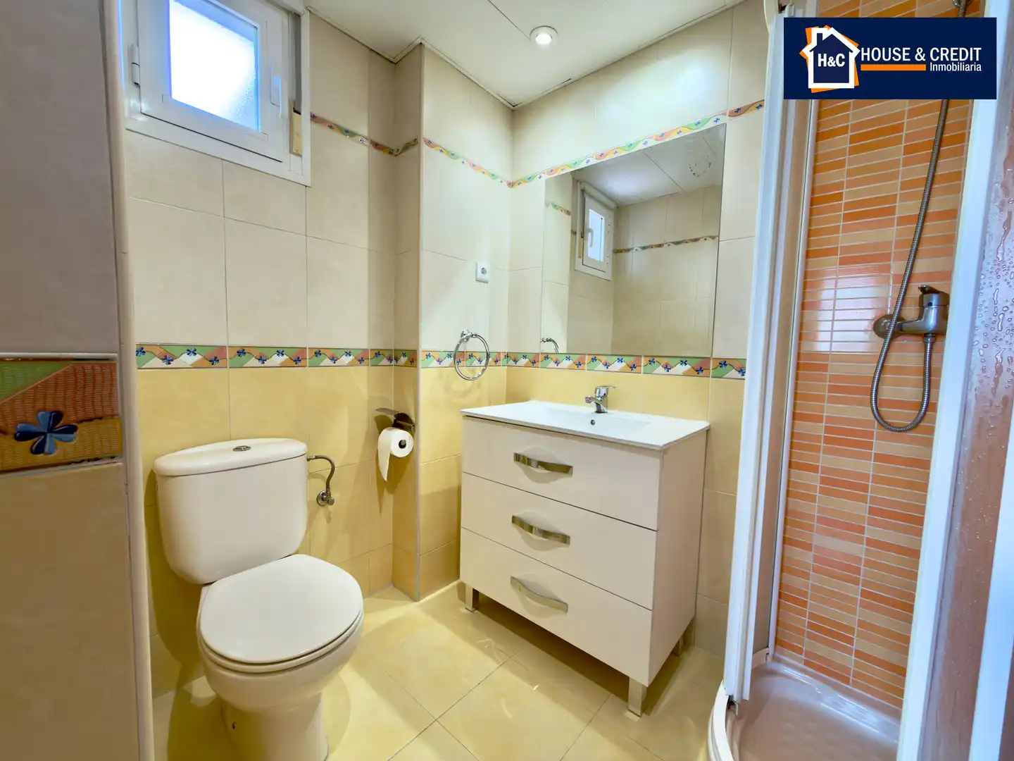 Baño de Ático de alquiler en Madrid con Aire acondicionado, Calefacción y Terraza