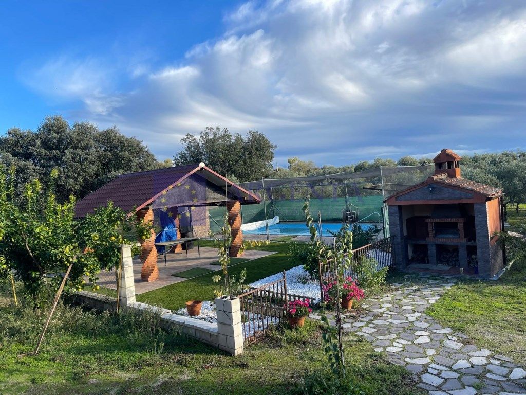 Piscina de Finca rústica en venda en Arroyo de la Luz amb Piscina