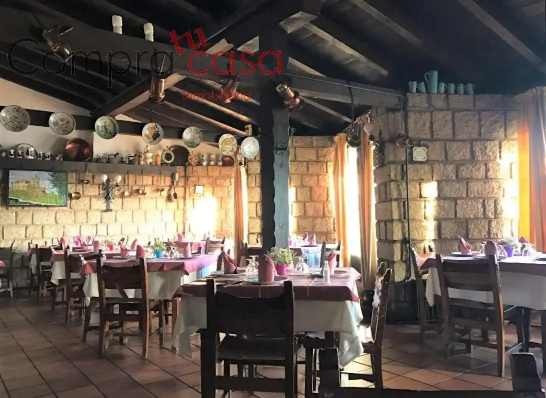 Local en venta en Honrubia de la Cuesta con Amueblado