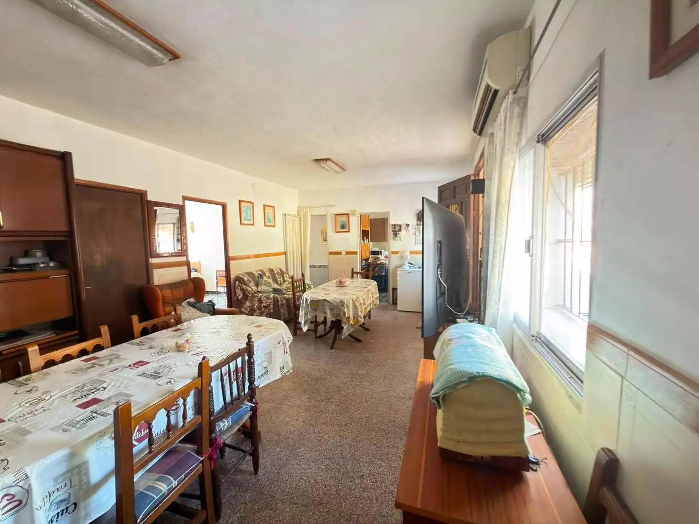 Sala de estar de Casa adosada en venta en Alicante / Alacant con Aire acondicionado, Calefacción y Jardín privado