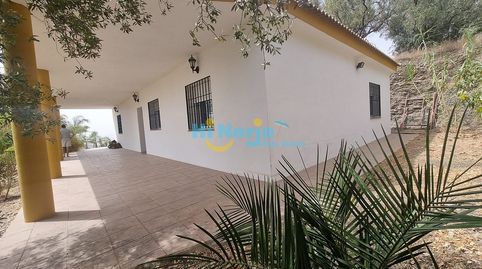 CASA DE CAMPO 3 DORMITORIOS CON PARCELA DE 3242 m2 Y VISTA DESPEJADA A LA MONTAÑA  CANILLAS DE ACEITUNO